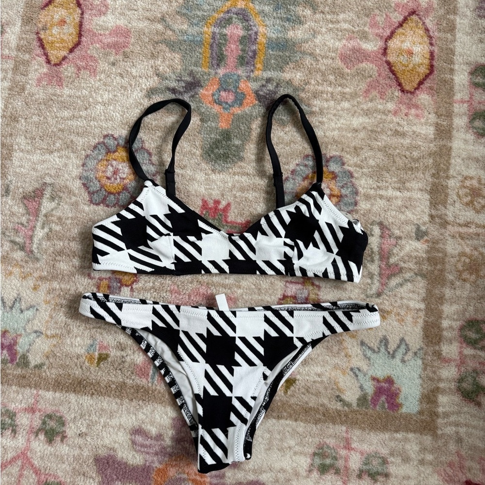 Black & White Graphic Print Bikini Set